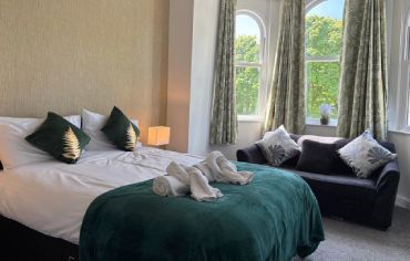 Room 8 &ndash; Family Room